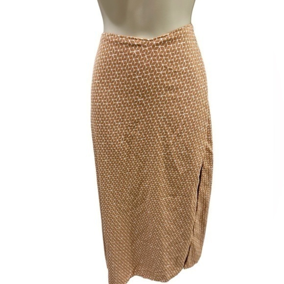 Abercrombie and Fitch Dipped Waist Midi Skirt - Picture 1 of 8